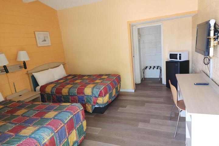 Town House Motel