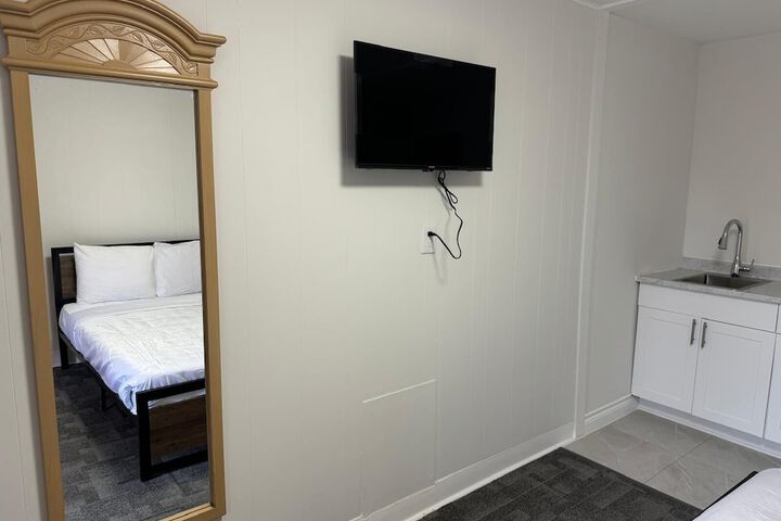 Room 13 of 43