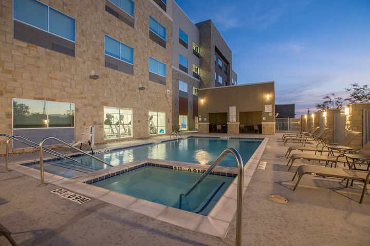 Holiday Inn Express and Suites San Marcos South by IHG