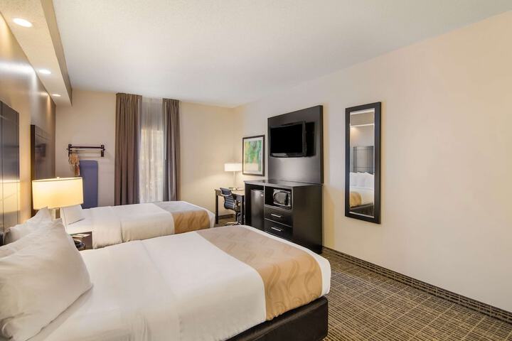 Room 34 of 48