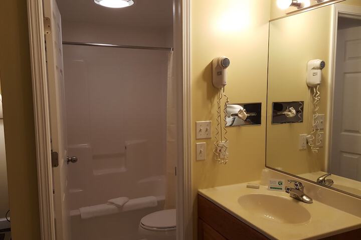 Captains Quarters Motel