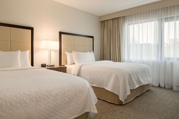 Room 35 of 107