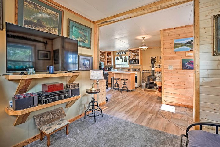 High Lakes Hideaway: La Pine Fishing Cabin!
