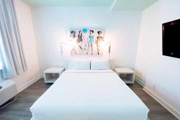 Room 32 of 55