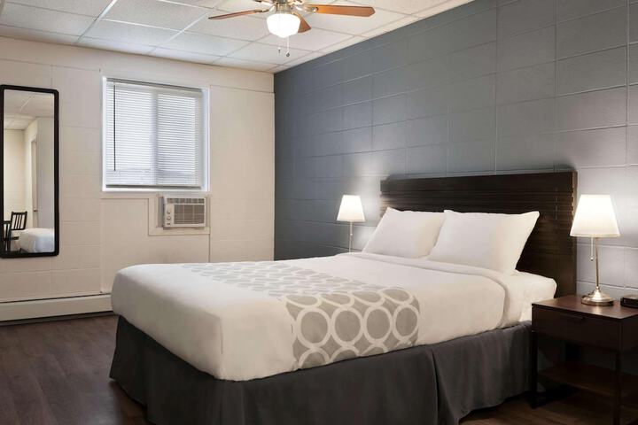 Room 11 of 29