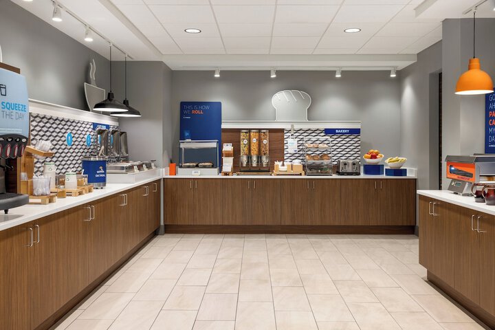 Holiday Inn Express & Suites Hagerstown by IHG