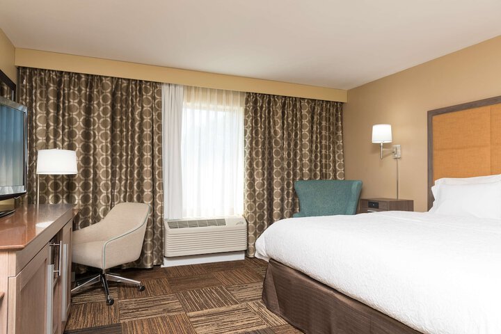 Room 18 of 28