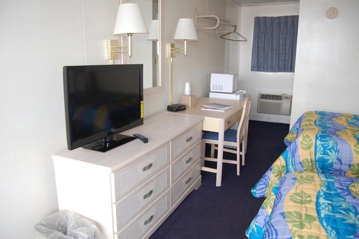 Room 33 of 38