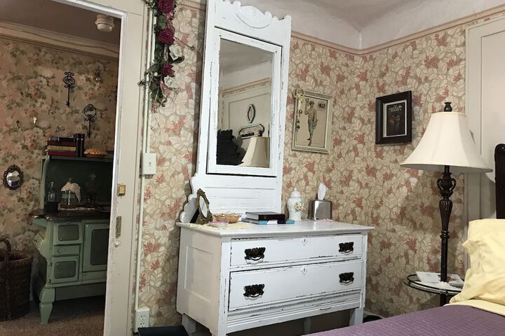 Room 42 of 79