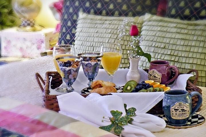 10 Fitch Luxurious Romantic Inn