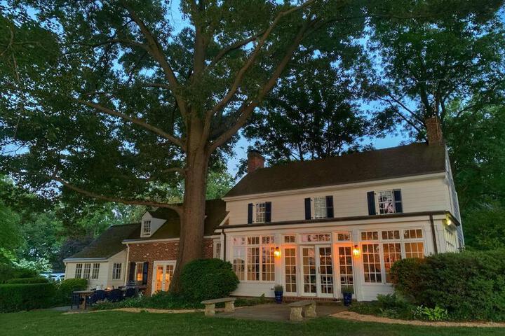 Blake House Historic Estate with Private Inn