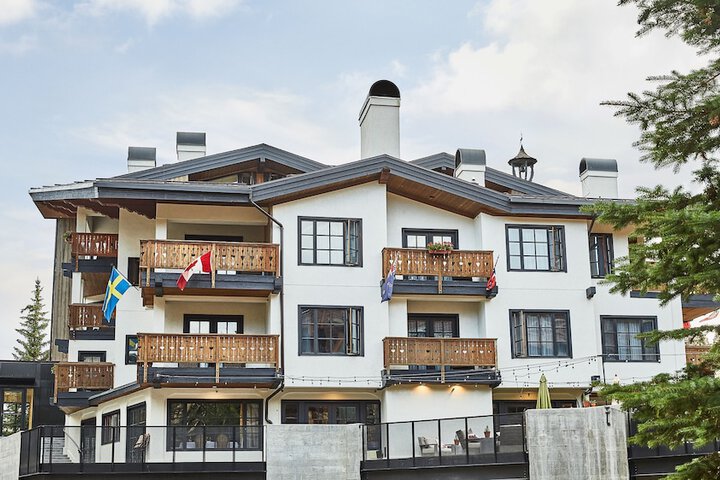 Goldener Hirsch Auberge Collection
