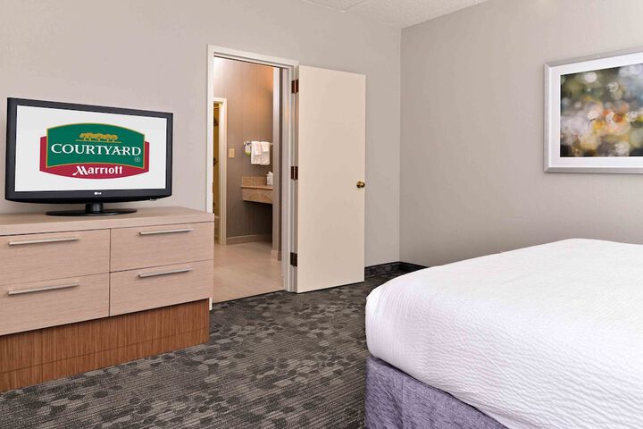 Room 13 of 30