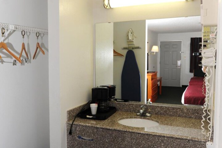 Room 18 of 47