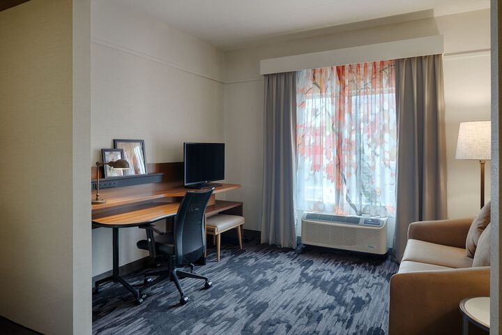 Room 25 of 63