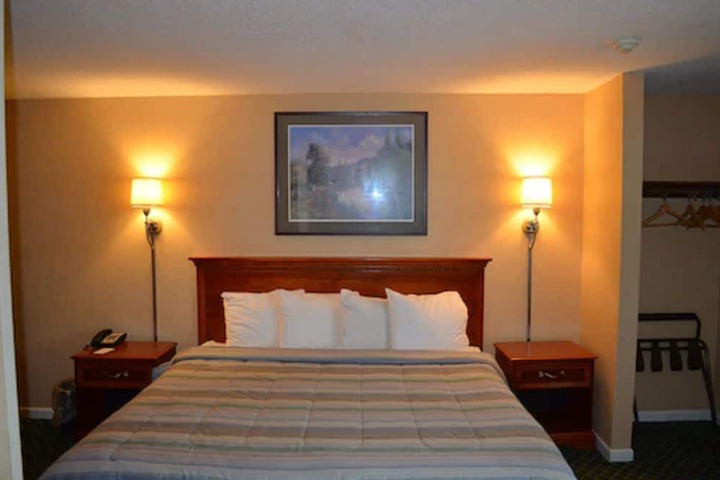 Room 7 of 15