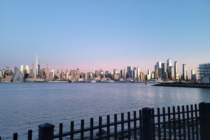 Courtyard by Marriott Edgewater NYC Area