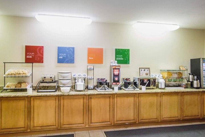 Breakfast/Coffee Service 27 of 38