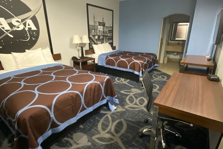 Room 15 of 31