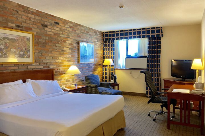 Room 16 of 29