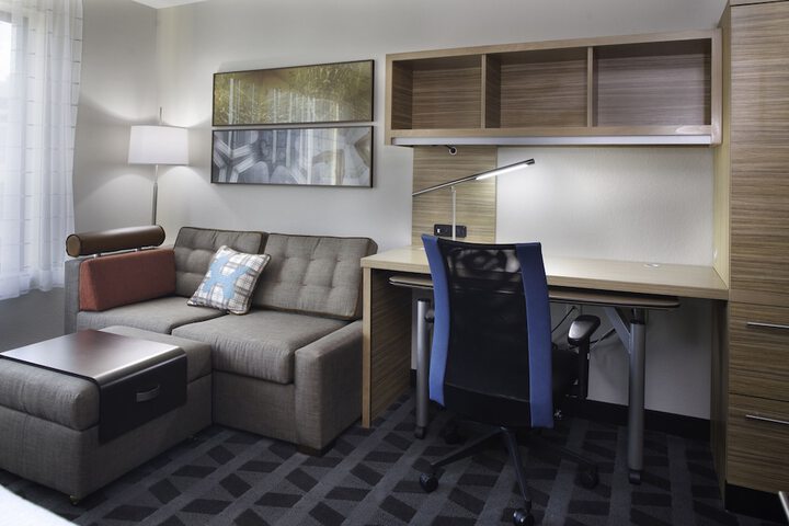 Room 12 of 24