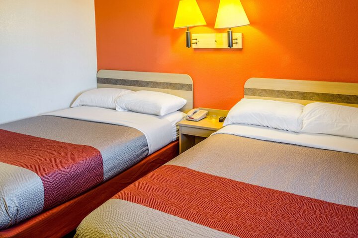Room 37 of 43