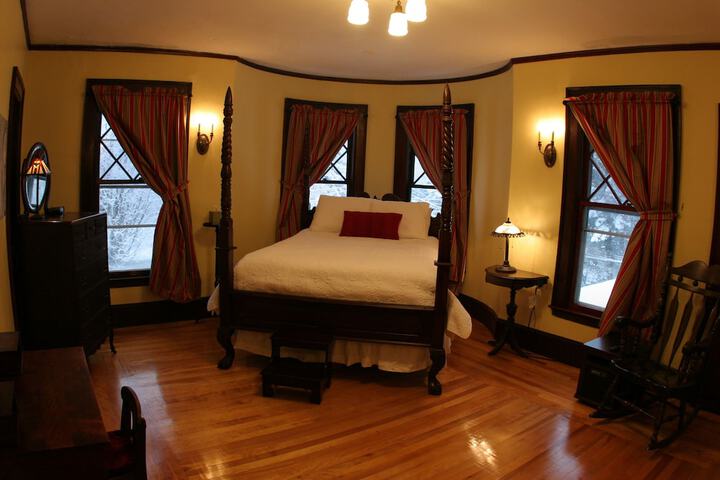 Room 11 of 15