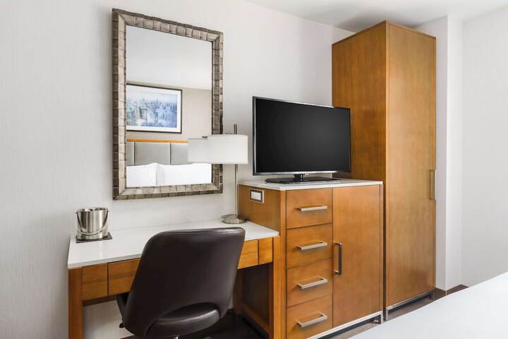Room 8 of 27