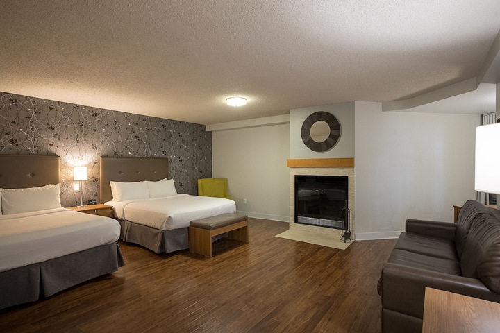 Room 33 of 76