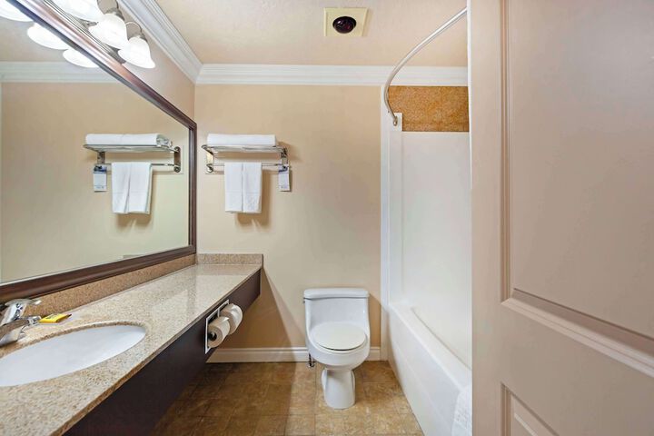 Best Western Plus Mirage Hotel & Resort