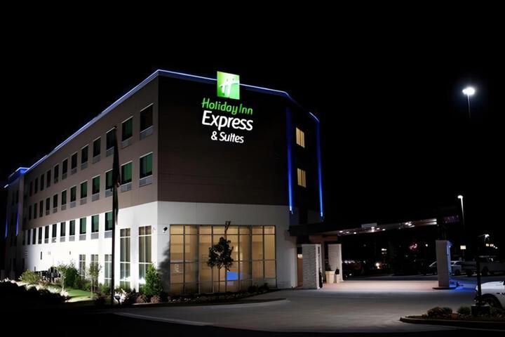 Holiday Inn Express & Suites Birmingham North - Fultondale by IHG