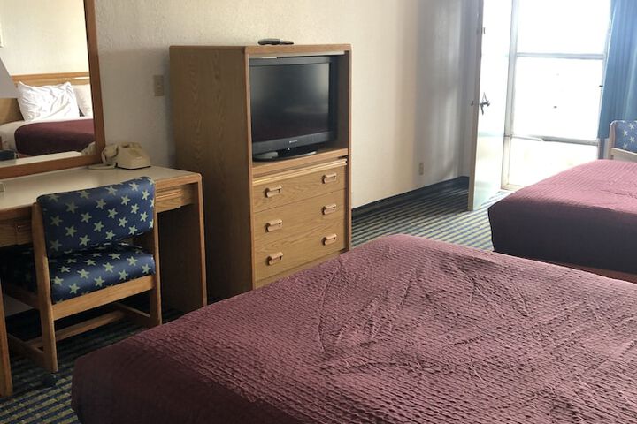 Four Winds Motel