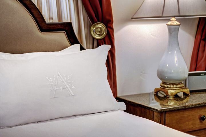 Room 211 of 450