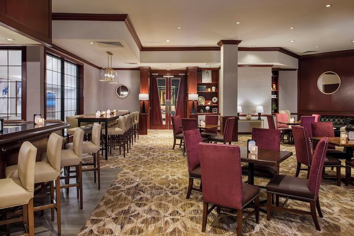 Crowne Plaza Providence-Warwick Airport by IHG
