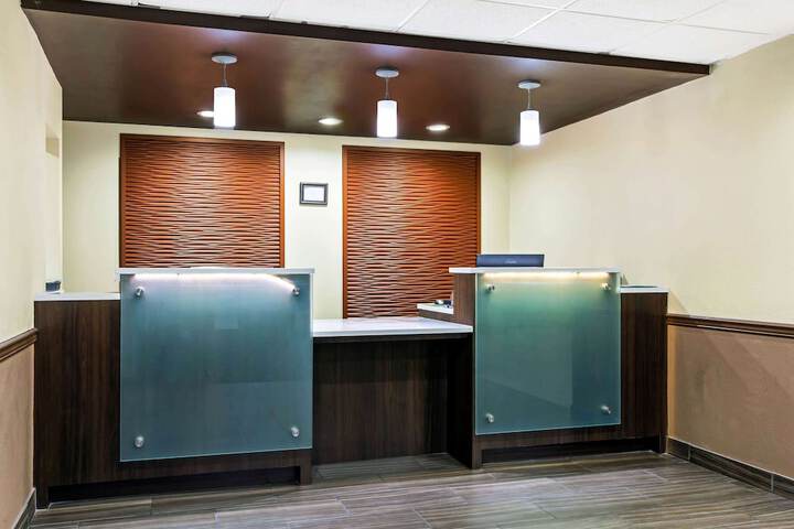 Hotel Interior 6 of 31