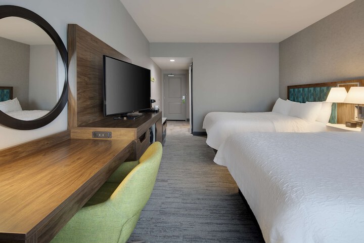 Room 10 of 34