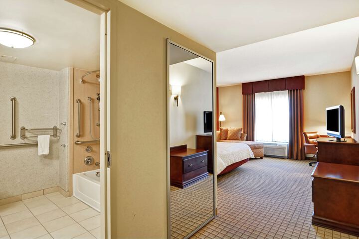Hampton Inn & Suites Peoria at Grand Prairie IL