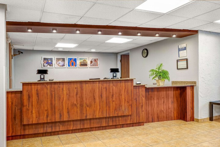 Motel 6 Elk Grove Village IL - OHare