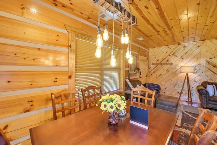 Secluded Retreat: Bbq Lawn Games, & Fire Pit!