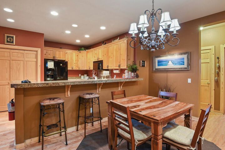 Crystal Charm Amazing 3 BDR Condo Close to Beaches Casinos, & Skiing!