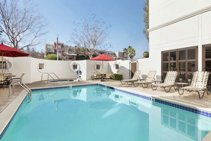 Pool 4 of 34