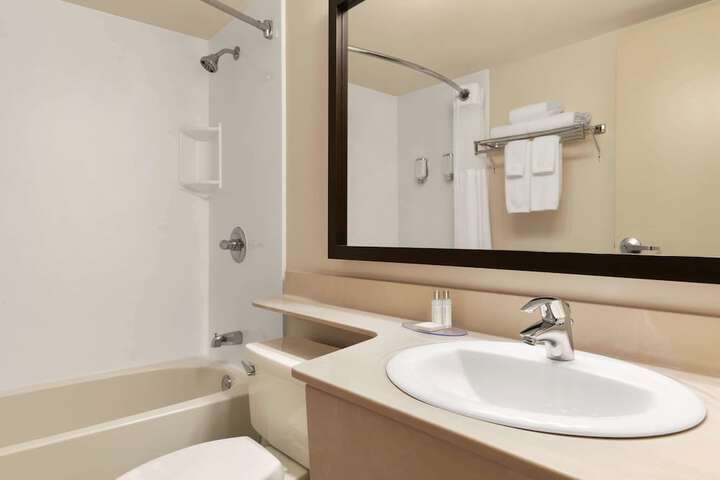 Room 9 of 23