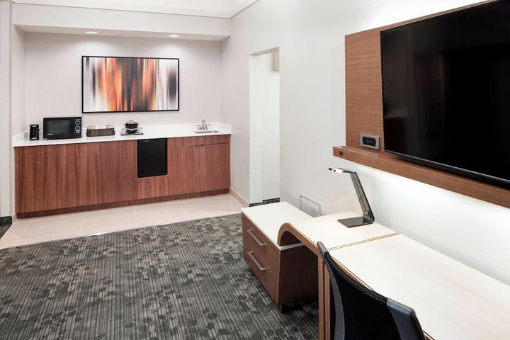 Room 15 of 37
