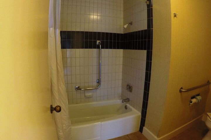 Room 70 of 176