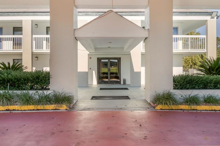 Hotel 8 of 45