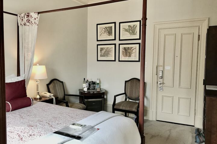 Tattingstone Inn