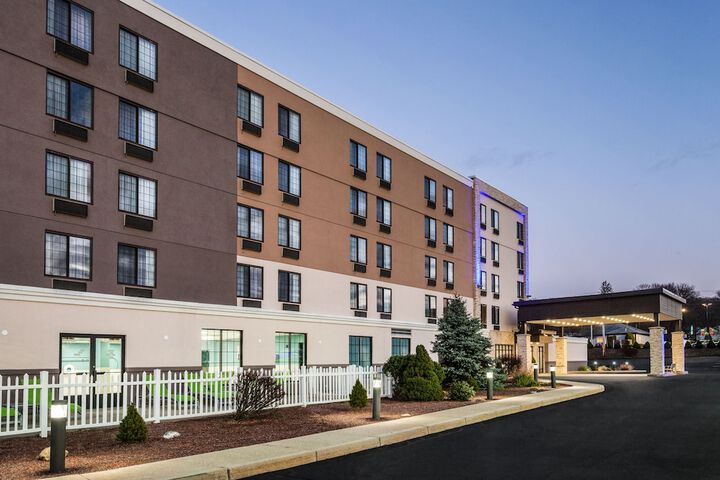 Hotel 6 of 36