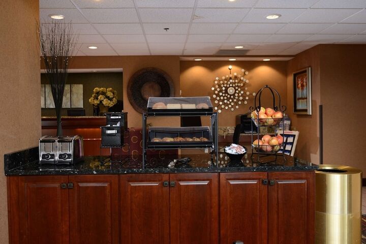 Breakfast/Coffee Service 16 of 25