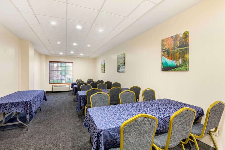 Best Western Plus Victor Inn & Suites