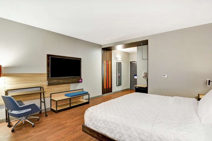 Room 21 of 35